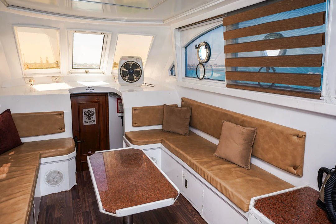 Porto Marina: Putin Private Yacht Trip with Swimming and Optional Lunch in North Coast