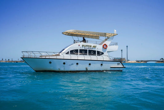 Porto Marina: Putin Private Yacht Trip with Swimming and Optional Lunch in North Coast