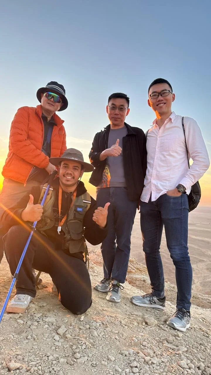 Riyadh: Edge of the World Sunset Tour with Dinner