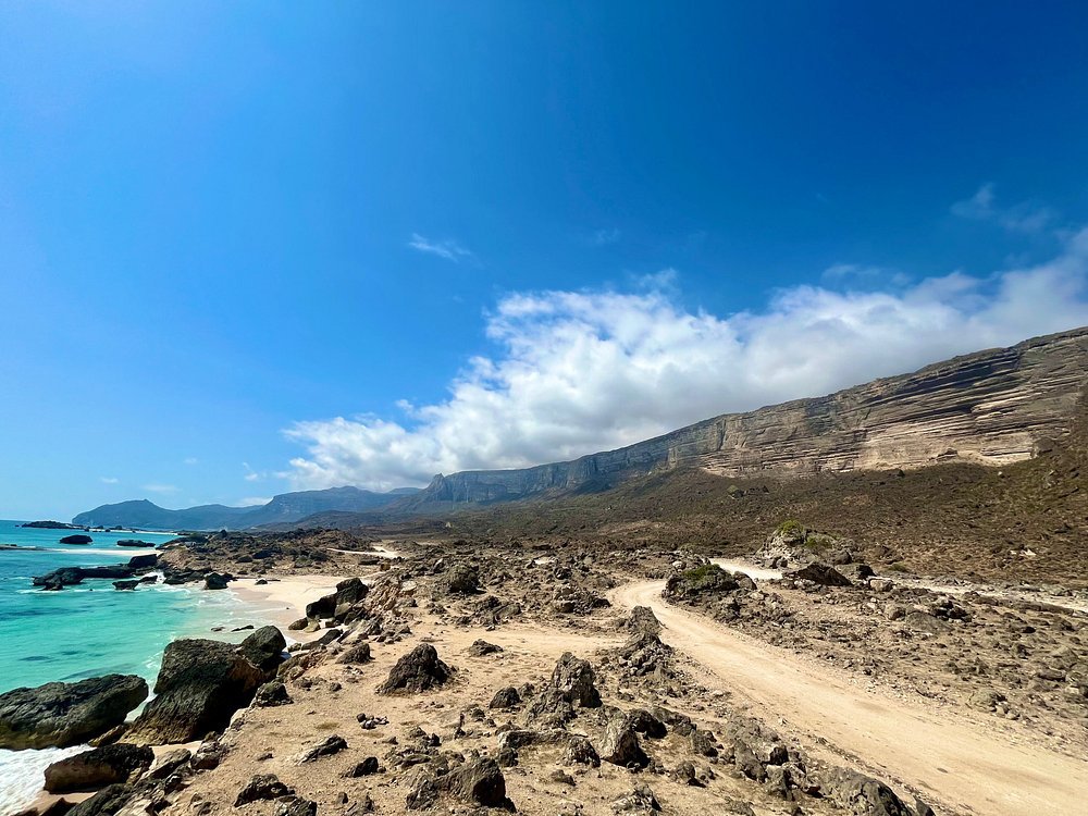 Salalah: Fazayah, Mughsail Beaches and City Tour with Prophet Job’s Tomb Visit