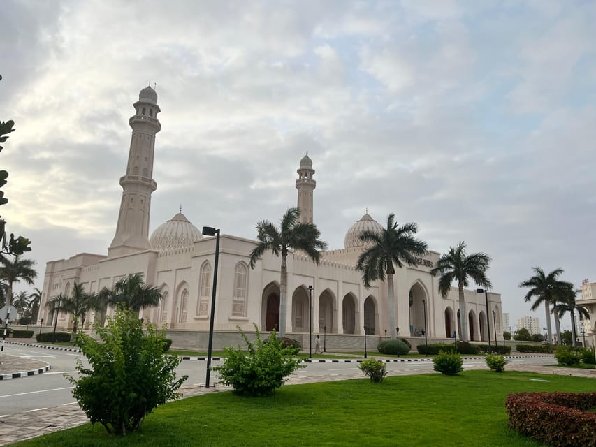 Salalah: Half - Day City Landmarks, Mountains, and Beach Private Guided Tour
