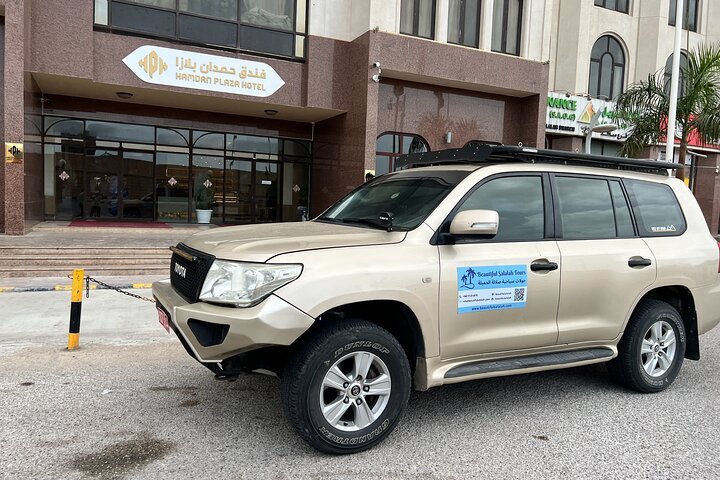 Salalah: Luxury Airport Transfer SUV Land Cruiser