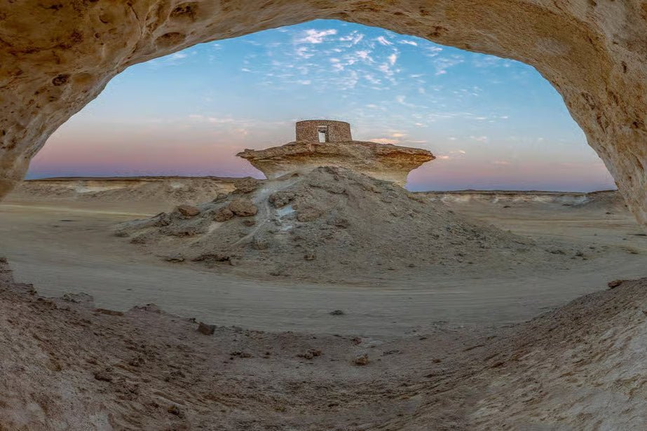 West Qatar: Richard Serra Sculpture, Umbrella Rock and Zekreet Desert Tour