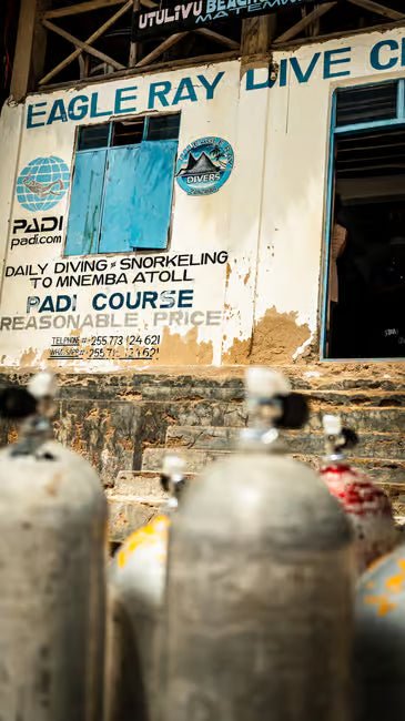 Zanzibar: 2 - Days Advanced PADI Open Water Diving Course with Lunch