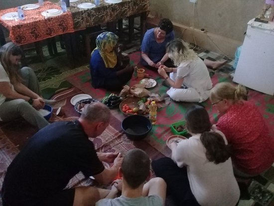 Zanzibar: Culinary Class and Sunset Dhow Cruise with Snorkeling