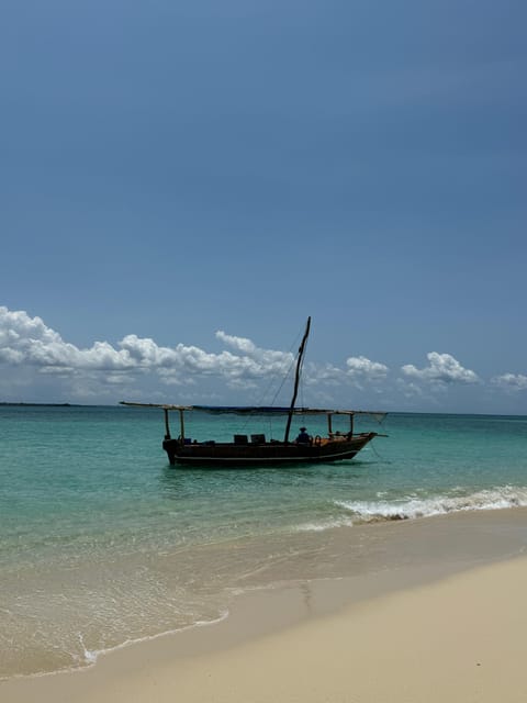 Zanzibar: Dhow Cruise with Snorkeling and Seafood Lunch on Kwale Island