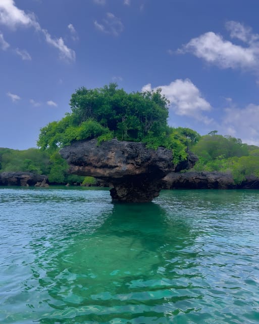 Zanzibar: Dhow Cruise with Snorkeling and Seafood Lunch on Kwale Island