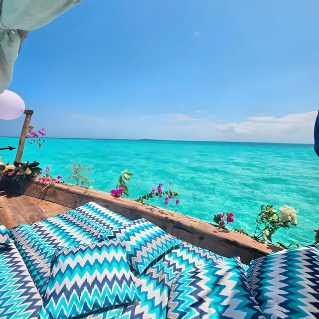 Zanzibar: Dhow Cruise with Snorkeling and Seafood Lunch on Kwale Island