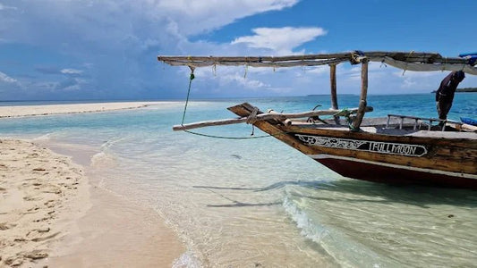 Zanzibar: Menai Bay Dhow Cruise with Snorkeling, Sandbank and Lagoon Tour