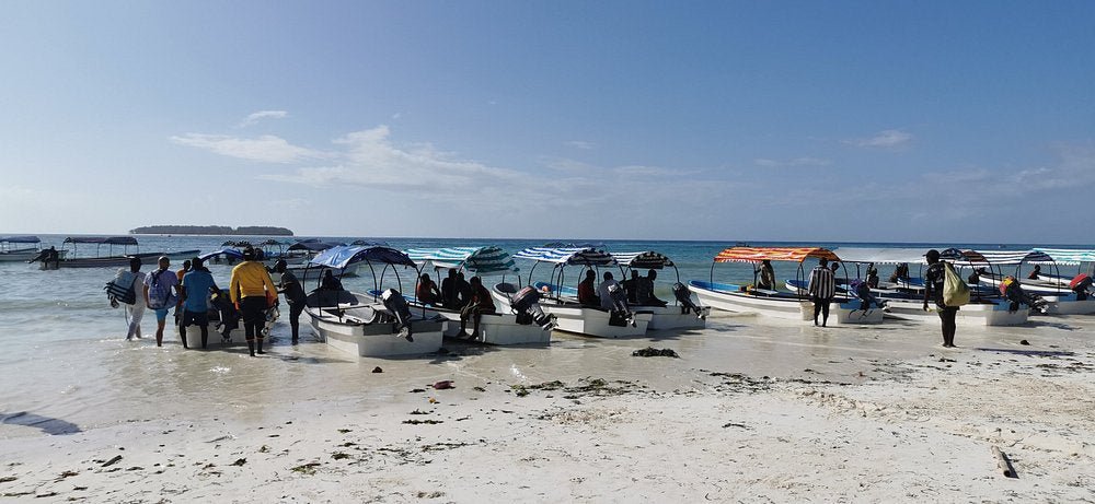 Zanzibar: Mnemba Island Snorkeling Trip and Seafood Lunch