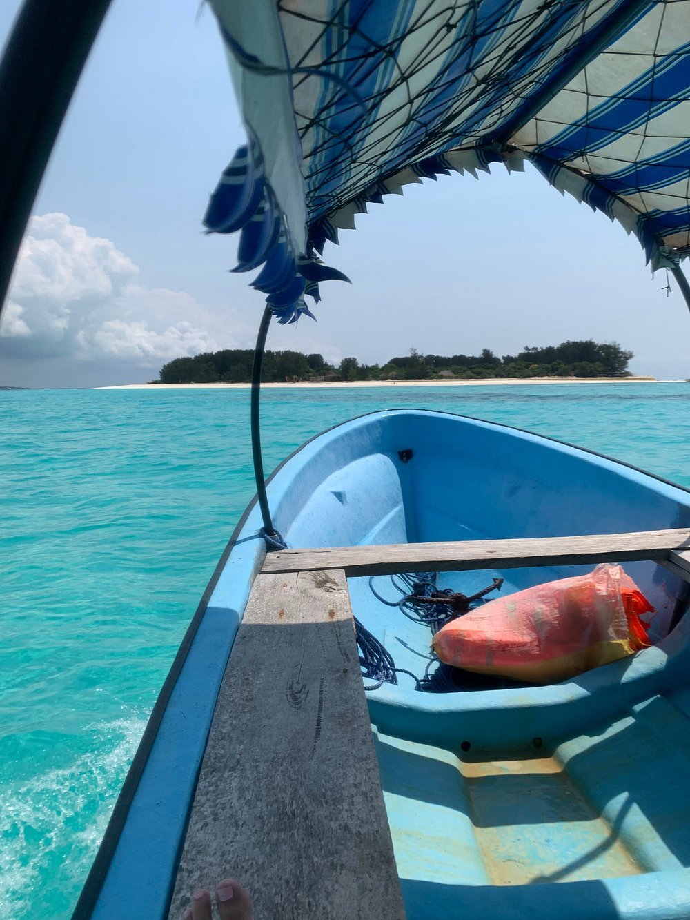 Zanzibar: Mnemba Island Snorkeling Trip and Seafood Lunch