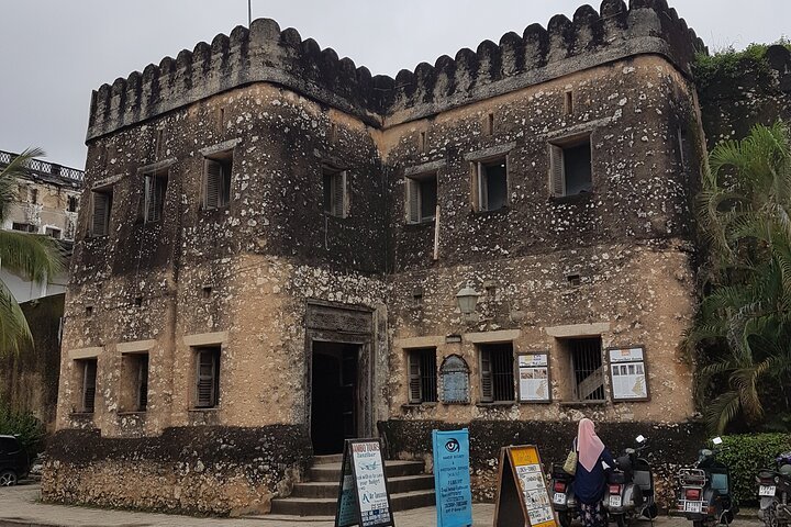 Zanzibar: Private Tour of Stone Town, Peace Memorial Museum and Nakupenda Beach