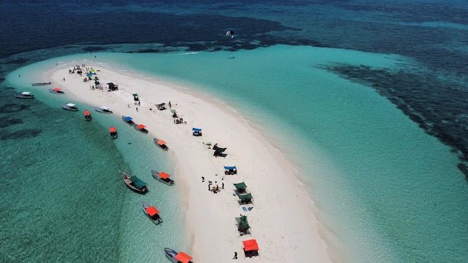 Zanzibar: Pungume Sandbank Sailboat Tour with Snorkeling and BBQ Lunch