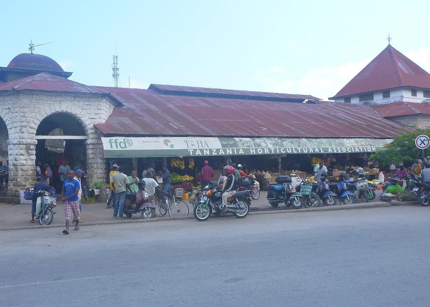 Zanzibar: Stone Town and Prison Island Guided Tour with Hotel Pickup