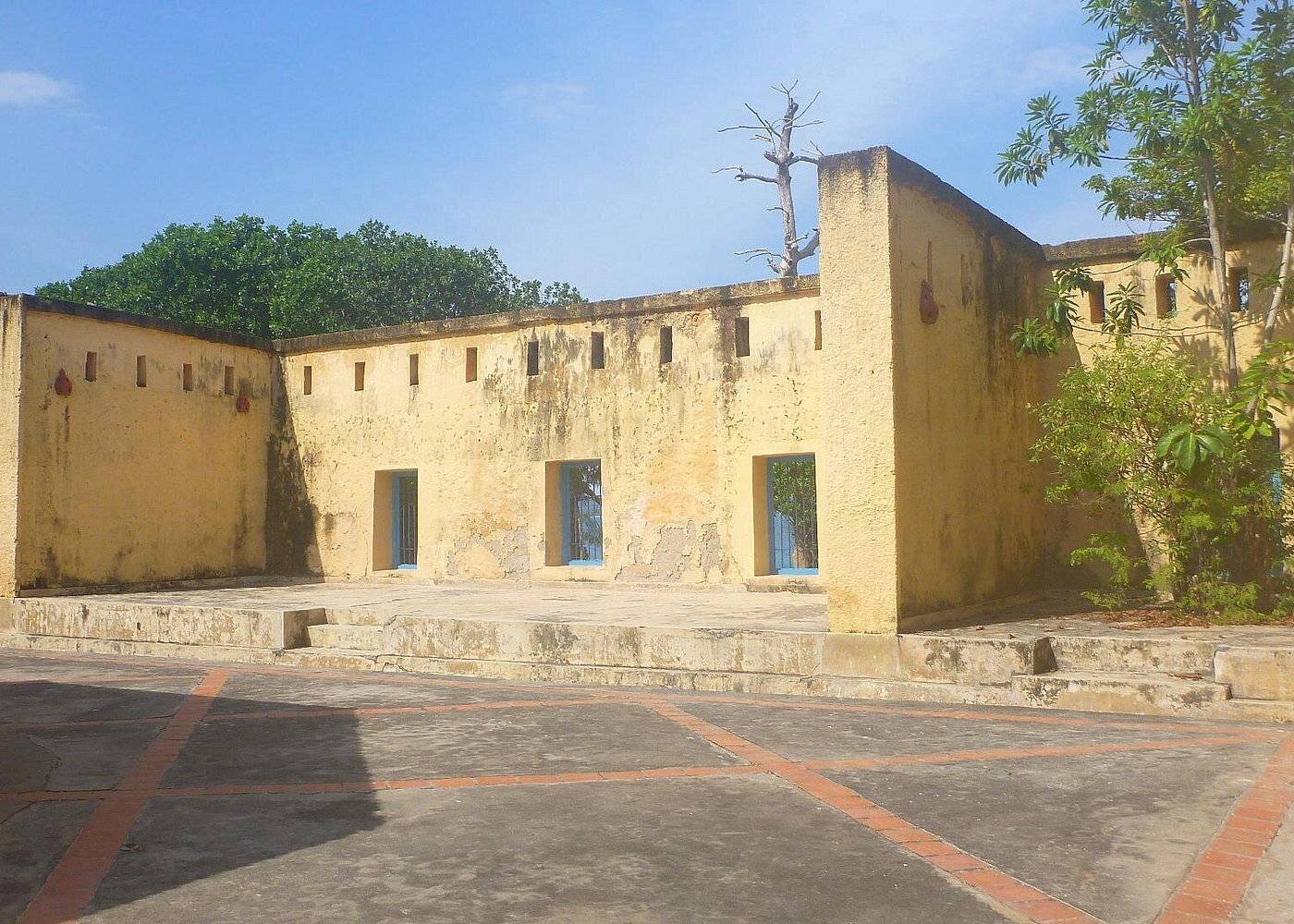 Zanzibar: Stone Town and Prison Island Guided Tour with Hotel Pickup