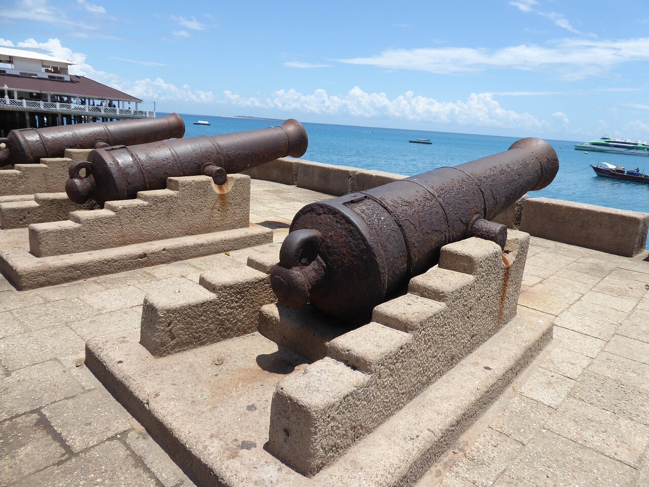 Zanzibar: Stone Town and Prison Island Guided Tour with Hotel Pickup