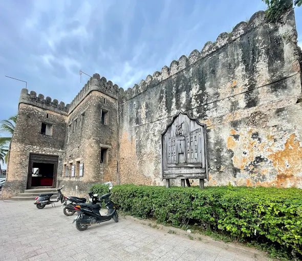 Zanzibar: Stone Town, Prison Island, and Nakupenda Sandbank Tour with Lunch