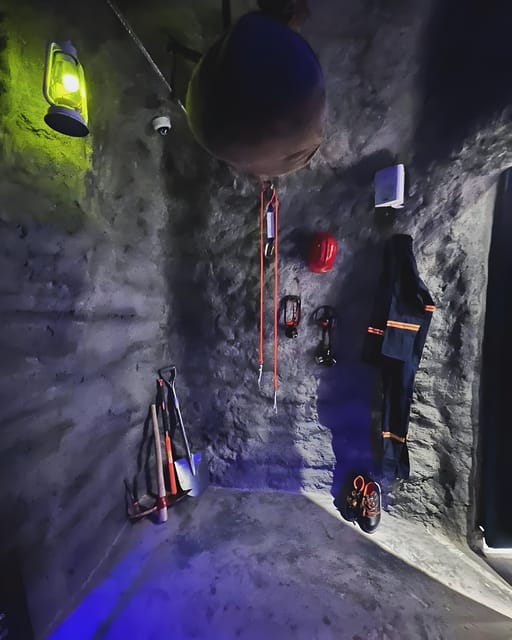 Zanzibar: Tanzanite Museum Tour with Jewelry Shop Visit