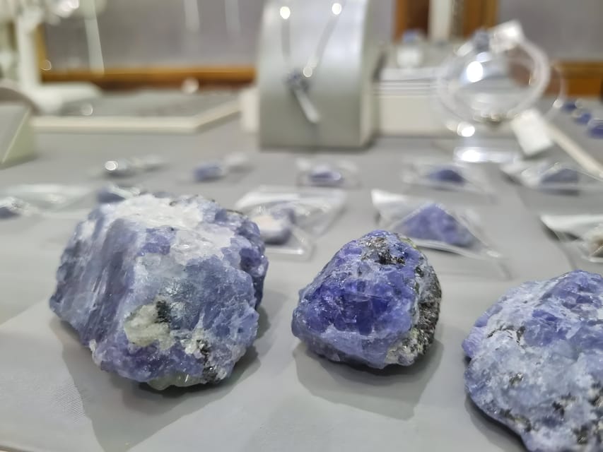 Zanzibar: Tanzanite Museum Tour with Jewelry Shop Visit