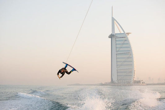 Dubai: 45 Minute Wakeboarding Experience