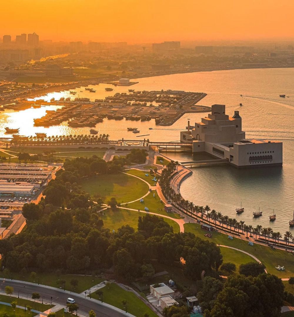 Doha: Helicopter Tour over Doha (Up to 4 passengers)