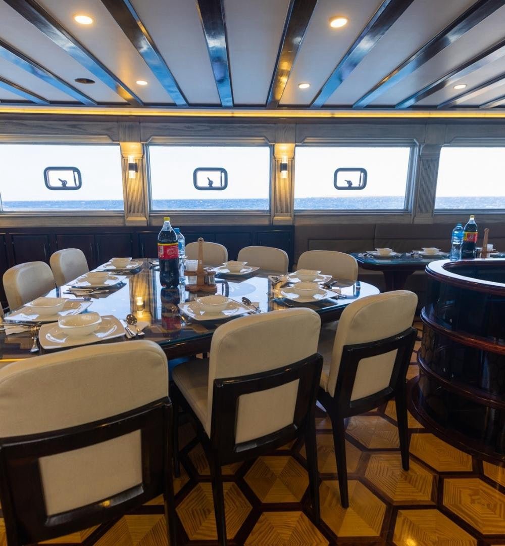 Hurghada: excursión de un día en barco privado de lujo