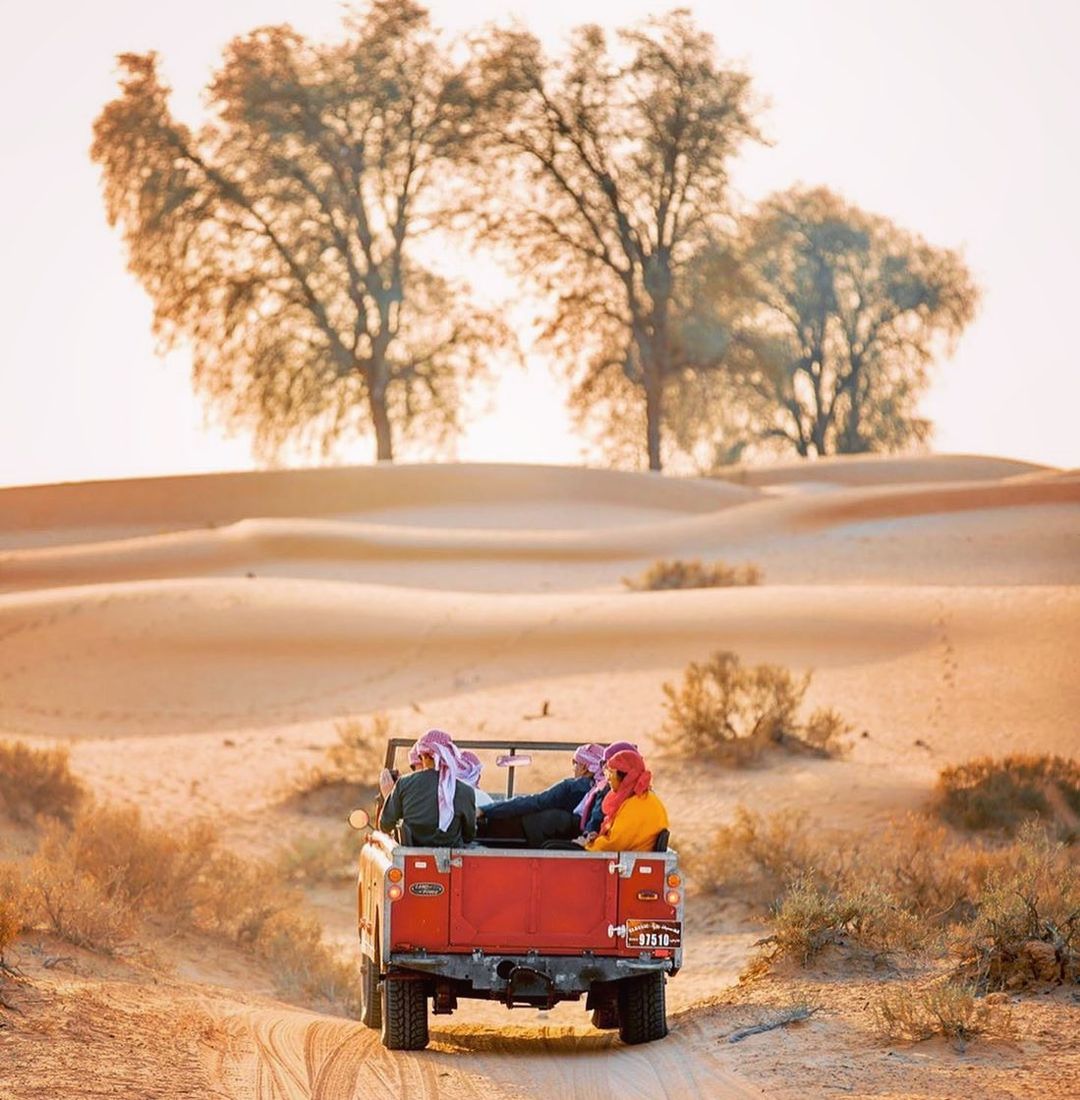 Dubai: Beduinen-Wüstensafari mit traditionellem Frühstück
