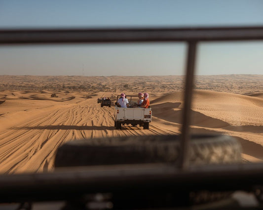 Dubaj: Nocne safari po pustyni, kolacja i lot balonem