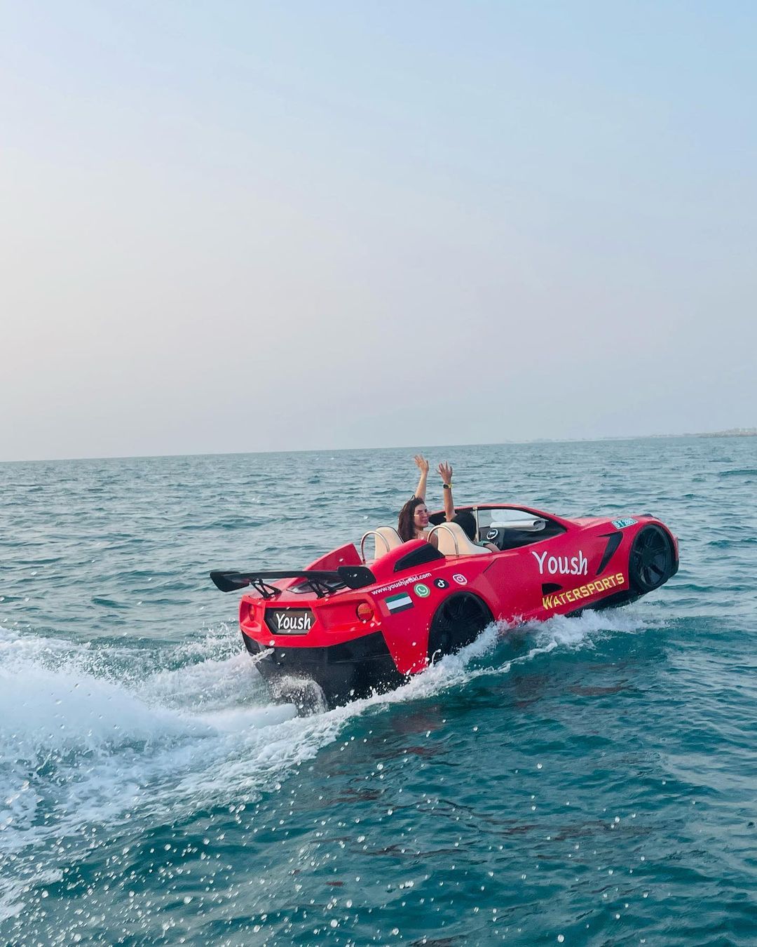 Dubai: Petualangan Jet Ski 30 Menit & Jet Car 30 Menit di Burj Al Arab