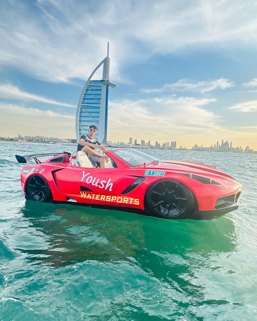 Dubai: Petualangan Jet Ski 30 Menit & Jet Car 30 Menit di Burj Al Arab