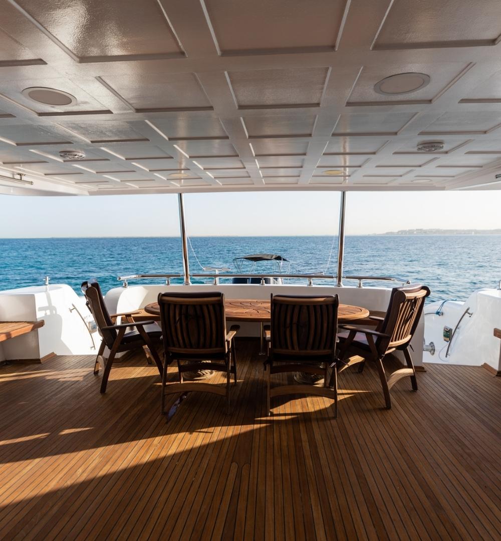 Hurghada: mergulho com snorkel 6 em 1 viagem de iate com buffet de almoço