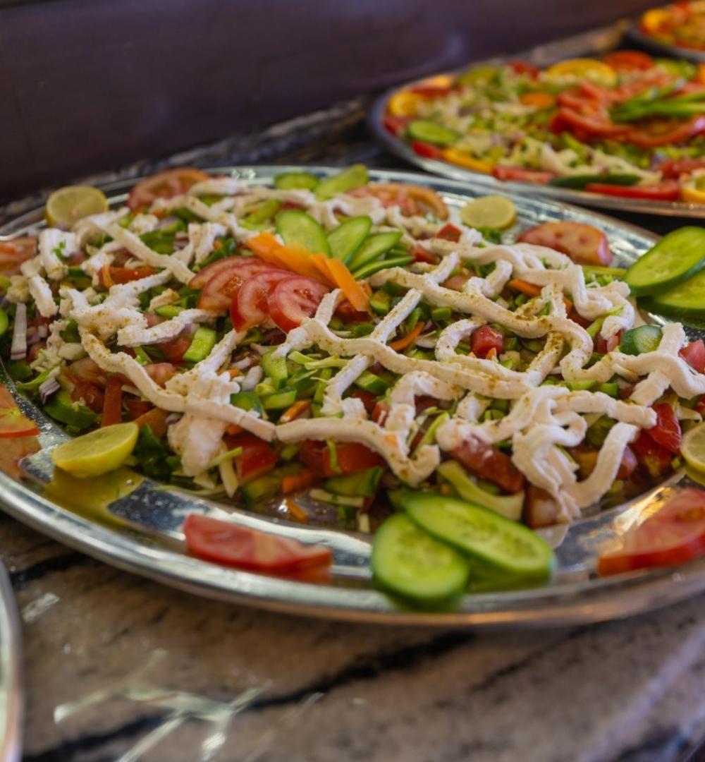 Hurghada: mergulho com snorkel 6 em 1 viagem de iate com buffet de almoço