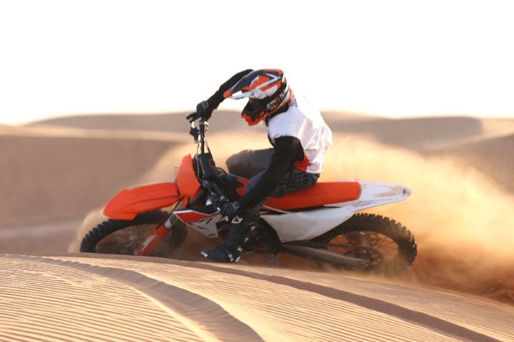 迪拜:KTM 越野车沙漠冒险