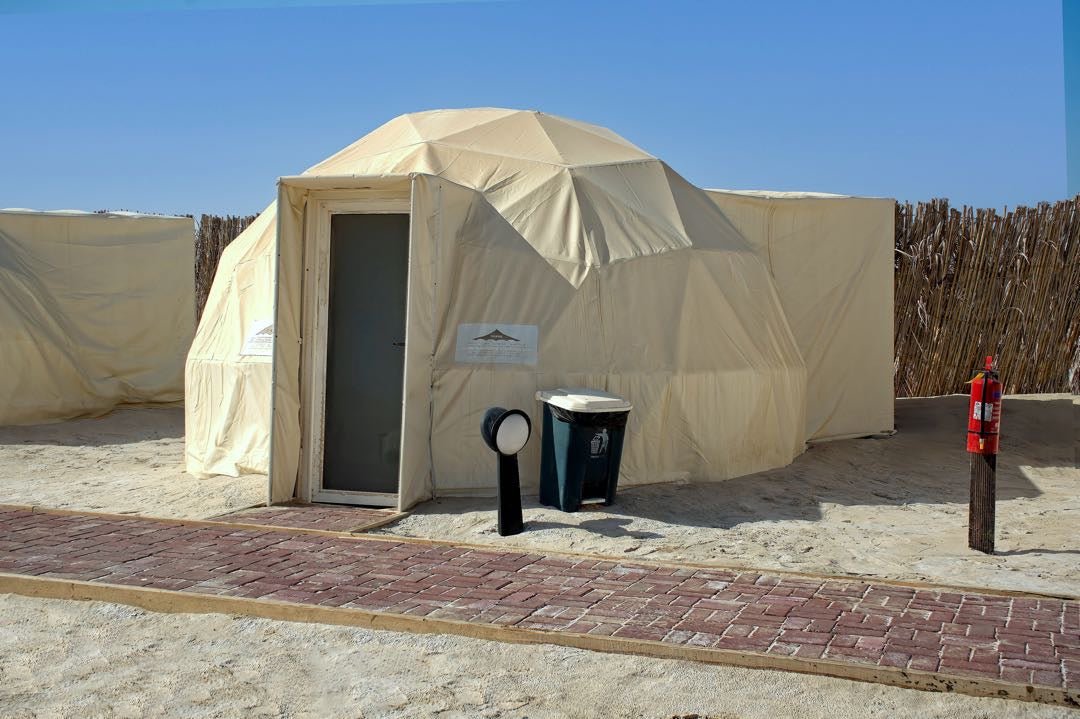 Doha: experiência noturna de acampamento no deserto com jantar de churrasco e observação de estrelas