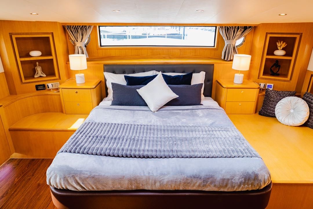 Dubai: Kona 110 ft Luxury Yacht Private Rental