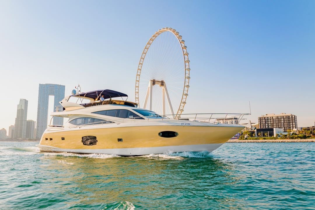 Dubai: Privatvermietung einer Astra 76 Fuß Luxusyacht