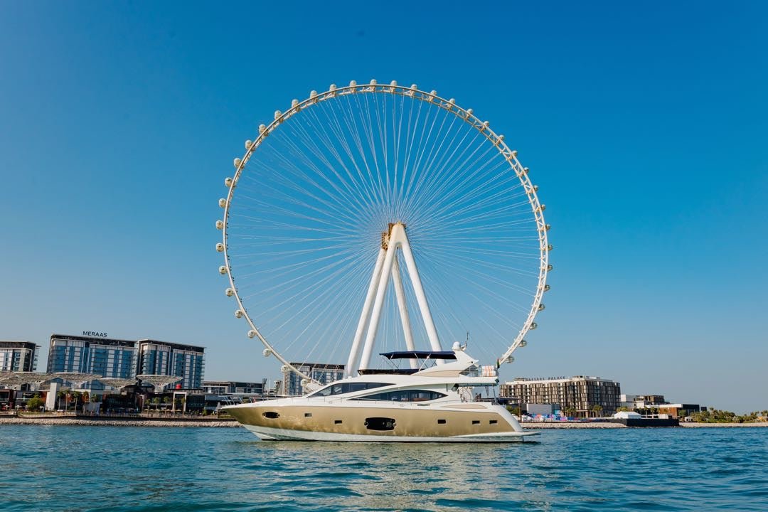 Dubai: Privatvermietung einer Astra 76 Fuß Luxusyacht
