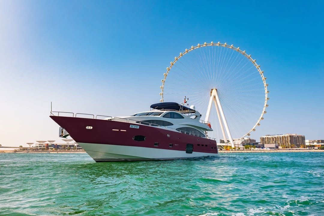 Dubai: Kona 110 ft Luxury Yacht Private Rental