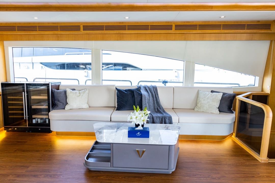 Dubai: Kona 110 ft Luxury Yacht Private Rental