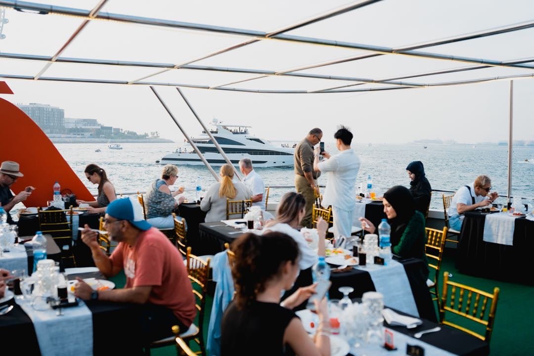 دبي: رحلة بحرية في غروب الشمس في مارينا مع العشاء