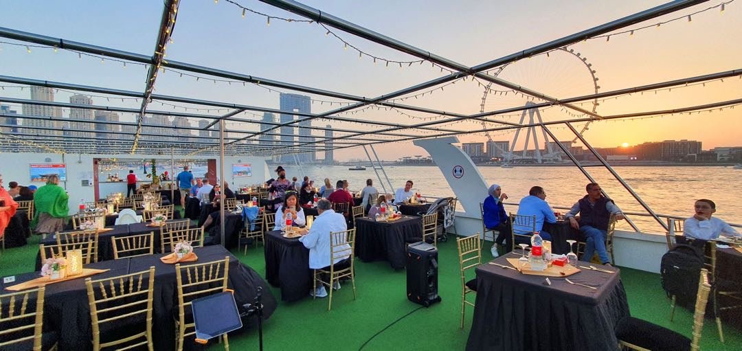 دبي: رحلة بحرية في غروب الشمس في مارينا مع العشاء