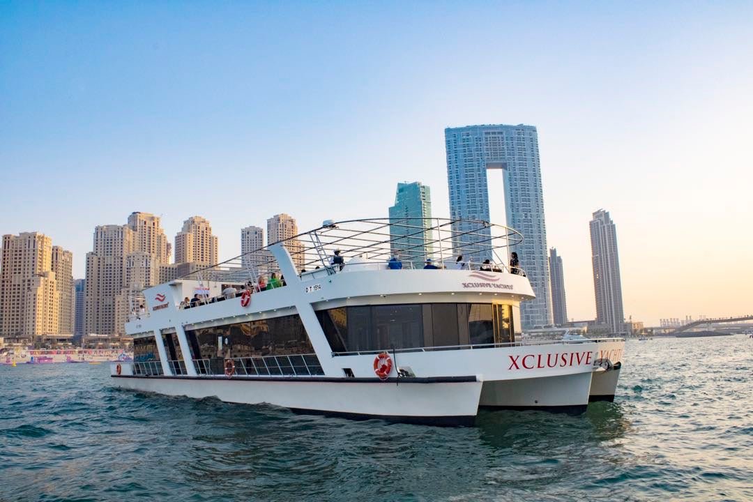Dubai: Evening Marina Cruise with Dinner
