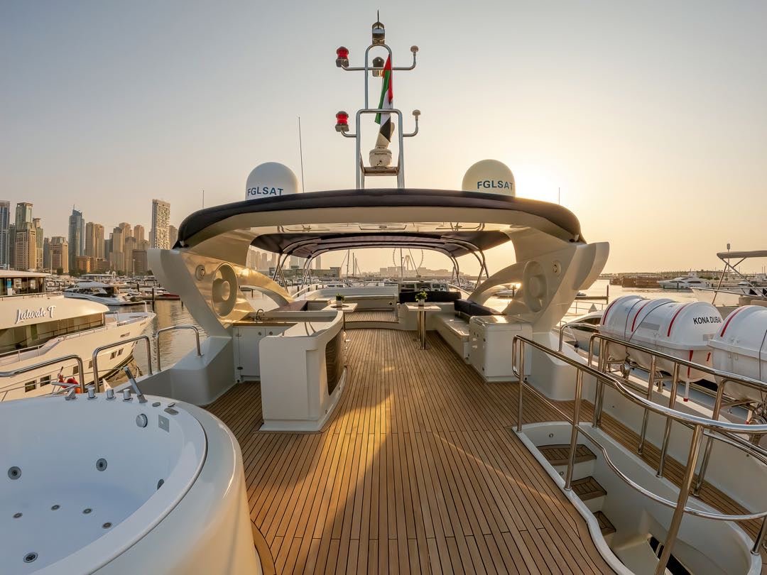 Dubai: Kona 110 ft Luxury Yacht Private Rental