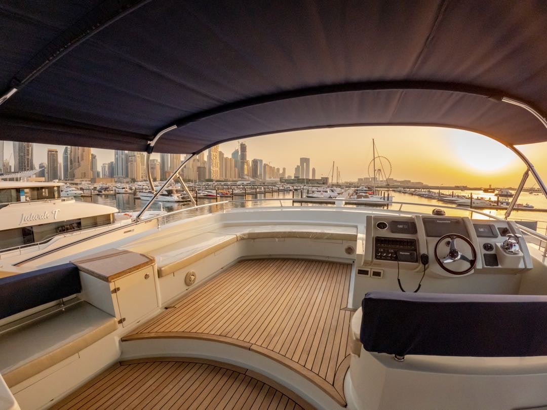 Dubai: Kona 110 ft Luxury Yacht Private Rental