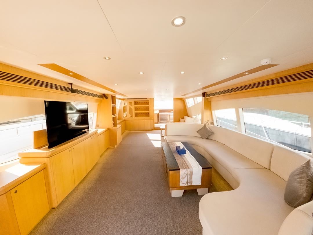 Dubai: Privatvermietung einer Astra 76 Fuß Luxusyacht