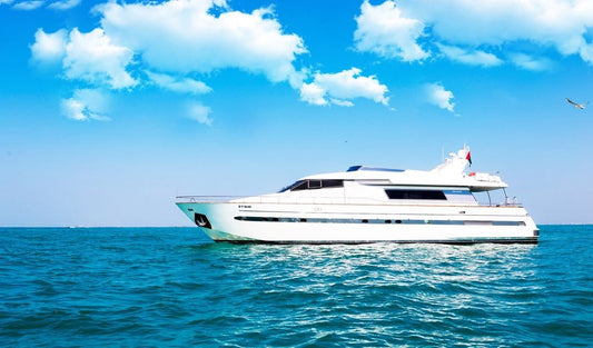 ドバイ:サン・ロレンツォ82フィート ラグジュアリーヨット プライベートレンタル