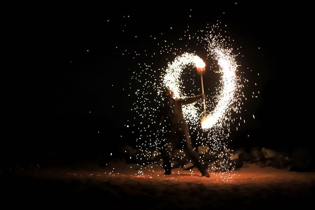 Dubai: Platin-Wüstensafari, Falknerei-Show und traditionelles Abendessen