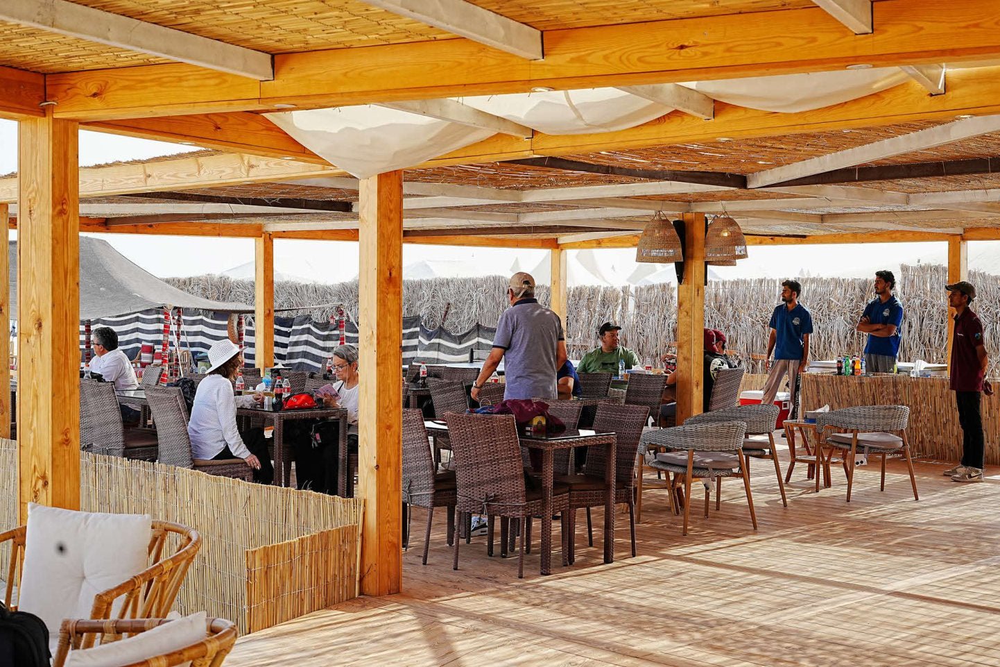 Doha: VIP Nocne Biwakowanie na Pustyni z Kolacją BBQ i Obserwacją Gwiazd