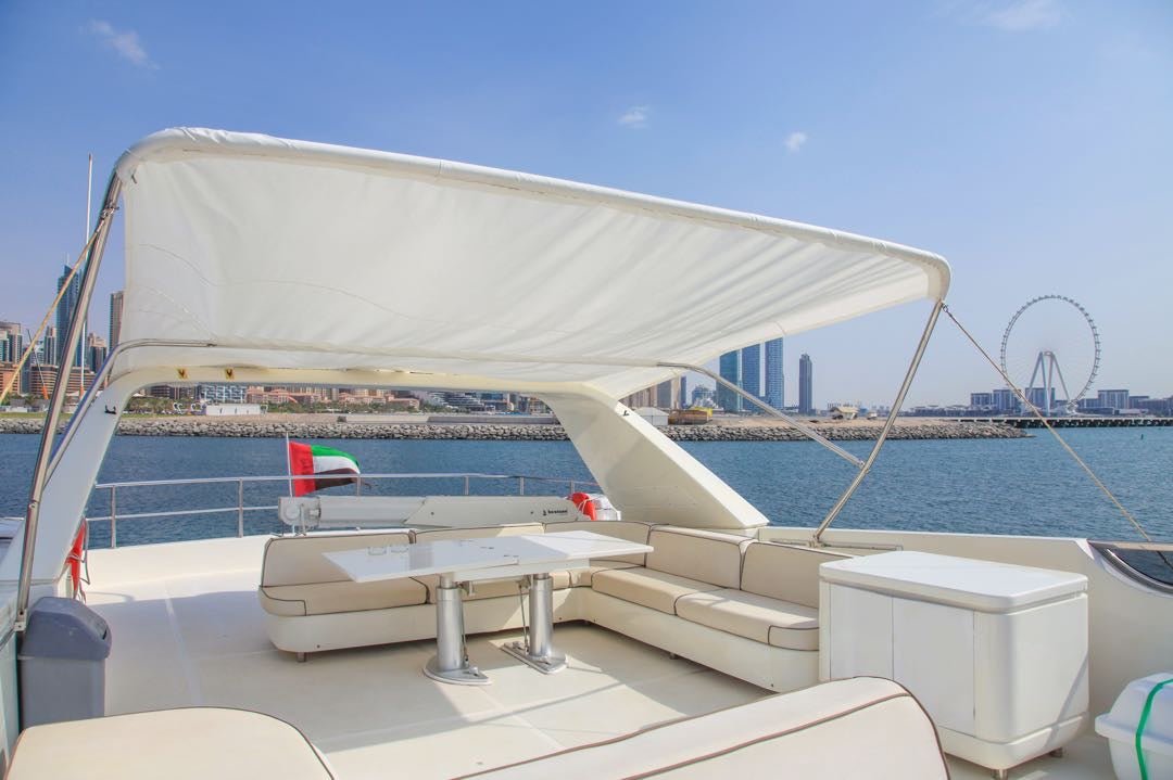 Dubai: Sewa Pribadi Kapal Pesiar Mewah San Lorenzo 82 ft