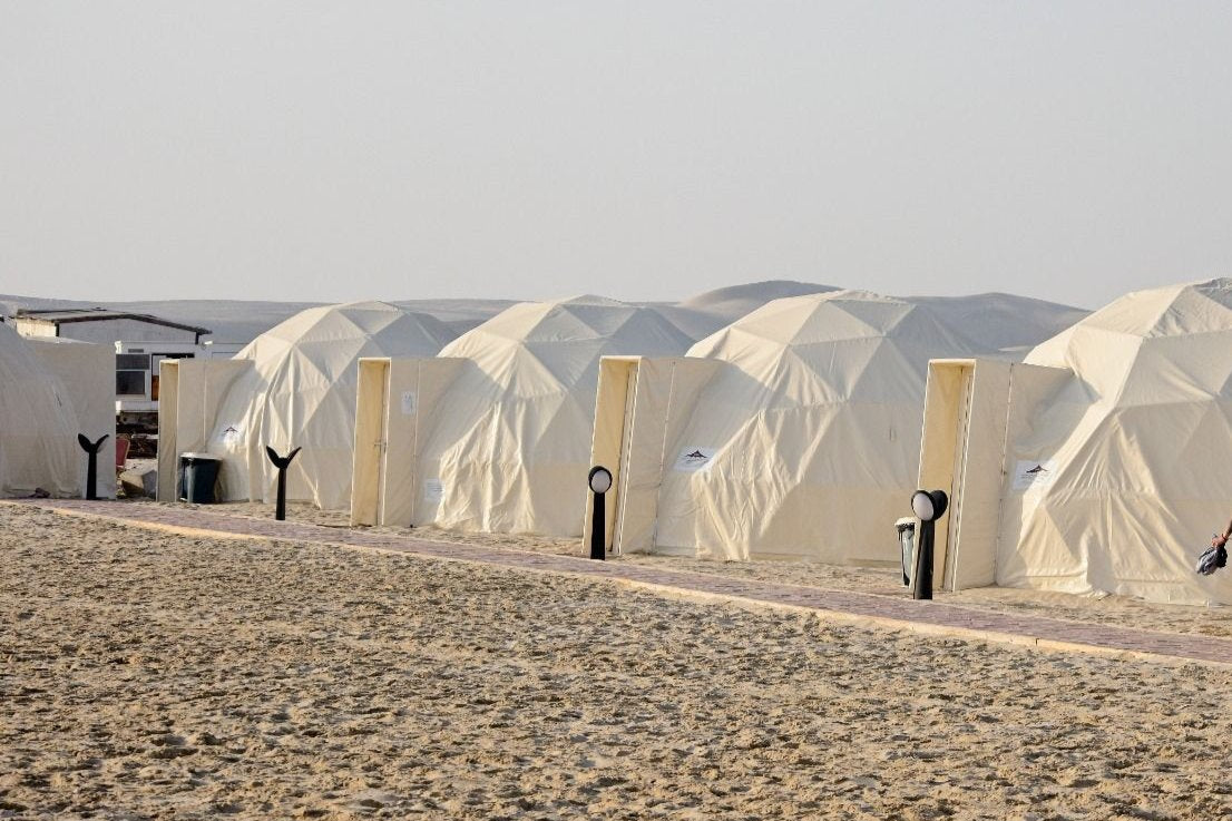 Doha: experiência noturna de acampamento no deserto com jantar de churrasco e observação de estrelas